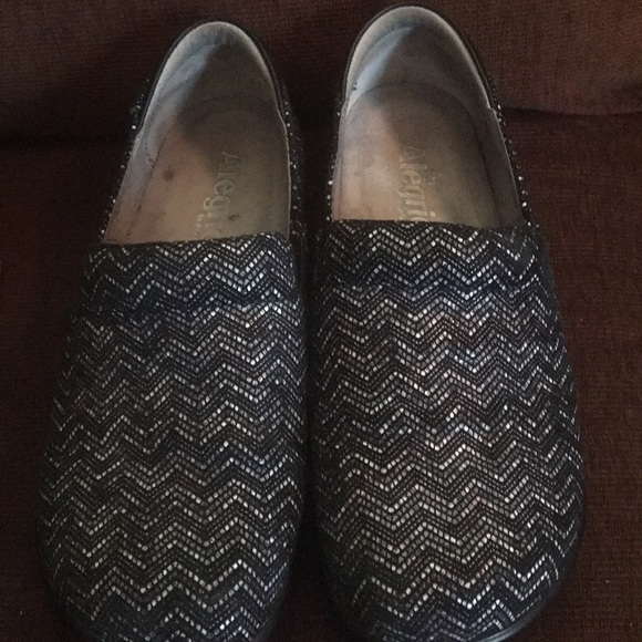 Algeria Slip ons-  gently used - Picture 2 of 4